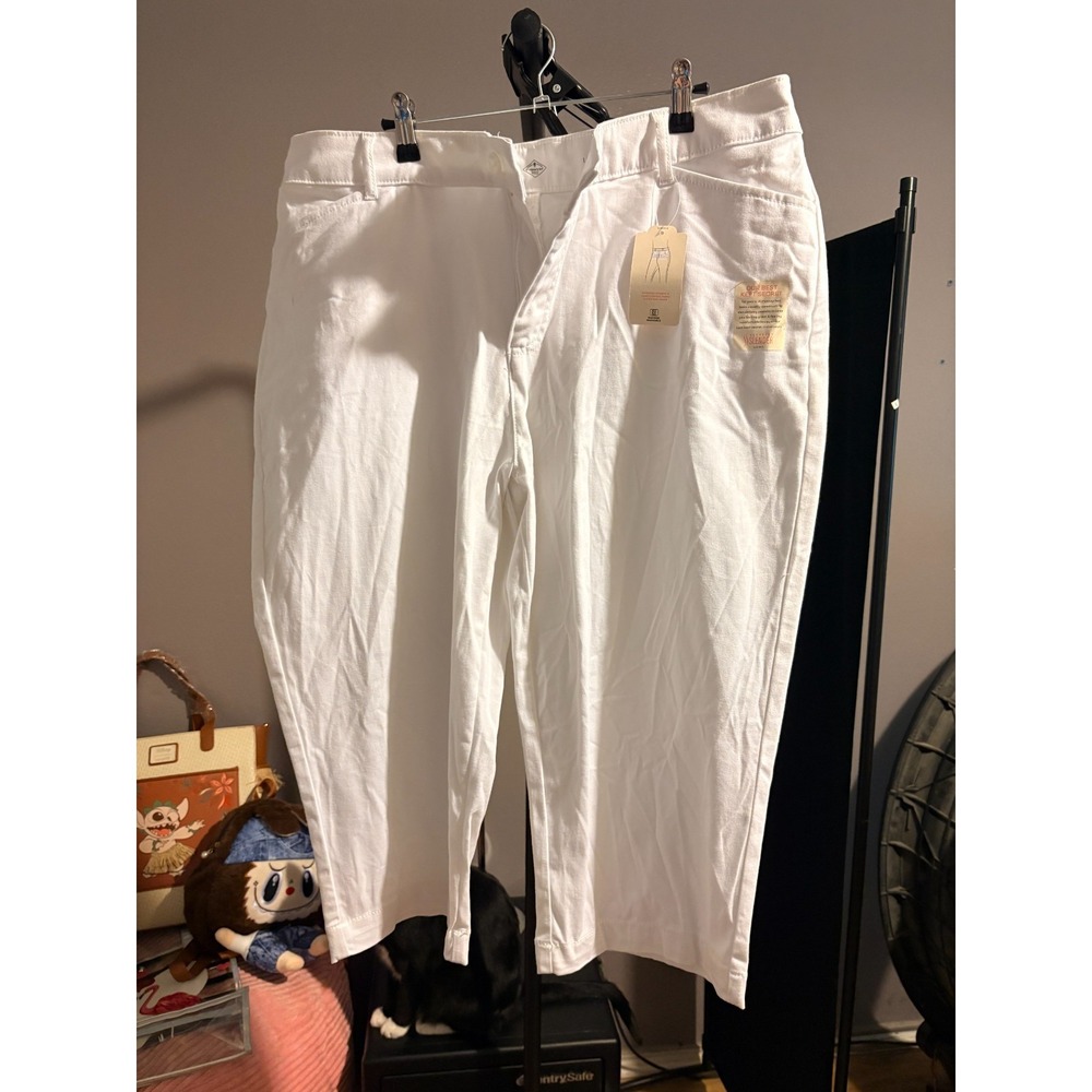 St. John's Bay Pants Womens 18W White Capri Straight Leg Stretch Twill Casual